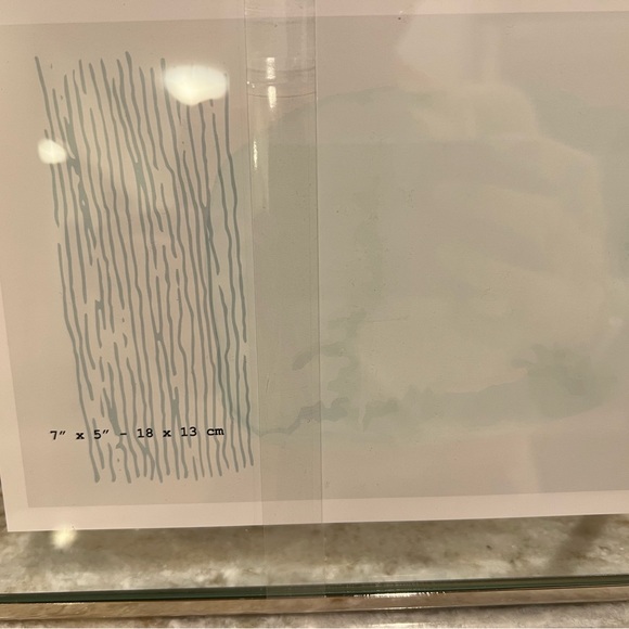 Home Accent *New* Picture Frame - Picture 2 of 5